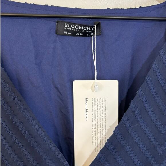 BloomChic Navy Geometric Wrap with Tie Midi Long Sleeve Dress NWT Size 26 4X - Picture 5 of 8